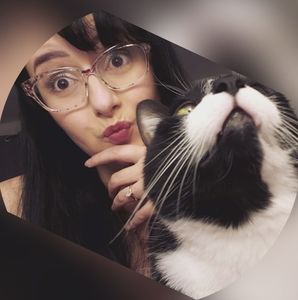 Meet your Posher, Carrie